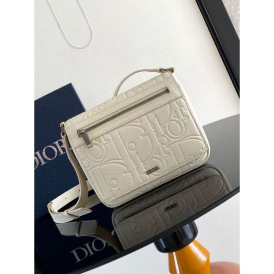 Replica Dior Men's Messenger Bag with Flap Beige Gravity Leather Replica Dior Men's Messenger Bag with Flap Beige Gravity Leather