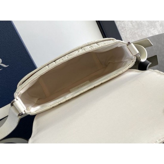 Replica Dior Men's Messenger Bag with Flap Beige Gravity Leather Replica Dior Men's Messenger Bag with Flap Beige Gravity Leather