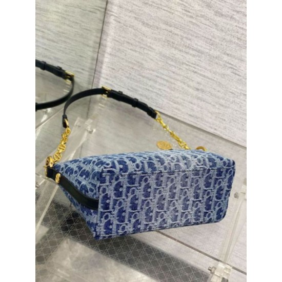 Replica Dior Diorstar Hobo Bag with Chain Blue Denim Oblique Jacquard Replica Dior Diorstar Hobo Bag with Chain Blue Denim Oblique Jacquard