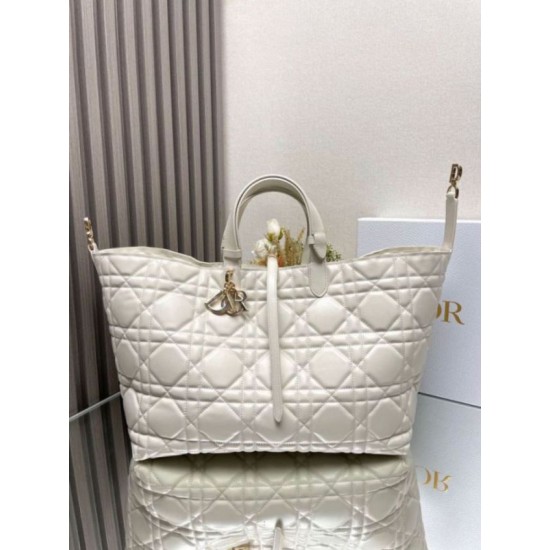 Fake Dior Toujours Large Bag White Macrocannage Calfskin Replica Replica Dior Toujours Large Bag White Macrocannage Calfskin