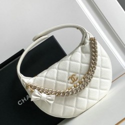 Replica Chanel Grained Calfskin Pouch White AP3943