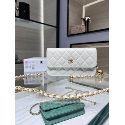 Fake Chanel Lambskin Chain Wallet AP3071 White Replica