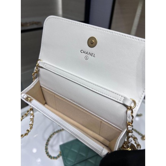 Fake Chanel Lambskin Chain Wallet AP3071 White Replica