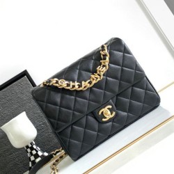 Replica Chanel Lambskin Flap Shoulder Bag Black AS3896