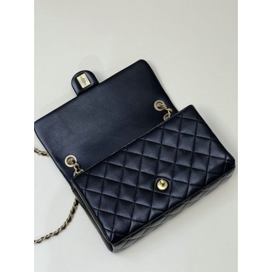 Replica Chanel Lambskin Flap Shoulder Bag Black AS3897
