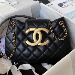 Replica Chanel Lambskin Messenger Bag Black AS4610