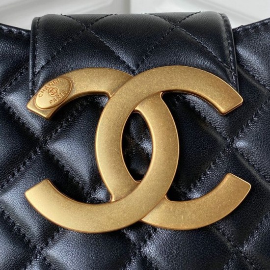 Replica Chanel Lambskin Messenger Bag Black AS4610