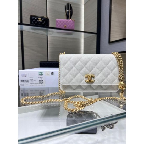 Replica Chanel Woc Chain Wallet AP3201 White