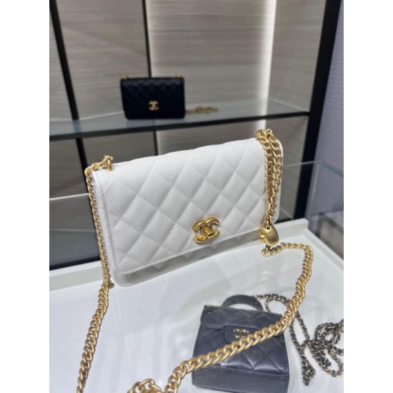 Replica Chanel Woc Chain Wallet AP3201 White