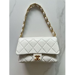 Replica Chanel Shoulder bag AS5176 white