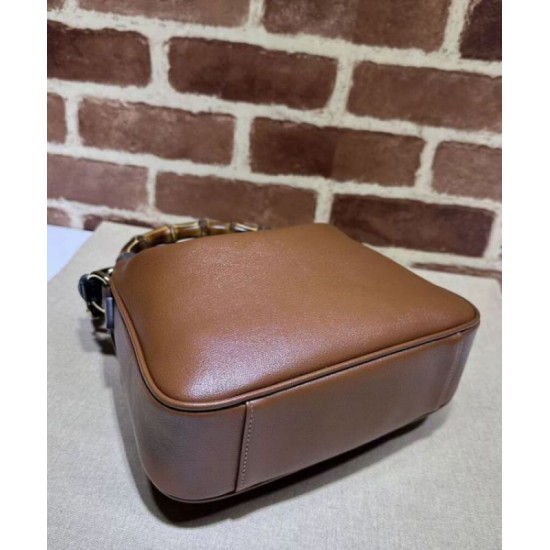Fake Gucci Diana small bamboo shoulder bag Coffee Replica Fake Gucci Diana small bamboo shoulder bag Coffee Replica