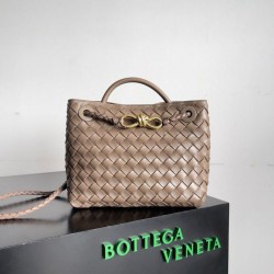 Replica Bottega Veneta Andiamo Small Bag Praline Intrecciato Lambskin