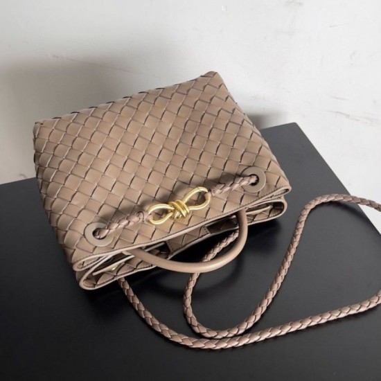 Replica Bottega Veneta Andiamo Small Bag Praline Intrecciato Lambskin Replica Bottega Veneta Andiamo Small Bag Praline Intrecciato Lambskin