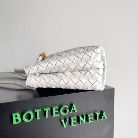 Replica Bottega Veneta Small Andiamo Bag White Intrecciato Lambskin Replica Bottega Veneta Small Andiamo Bag White Intrecciato Lambskin