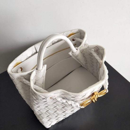 Replica Bottega Veneta Small Andiamo Bag White Intrecciato Lambskin Replica Bottega Veneta Small Andiamo Bag White Intrecciato Lambskin