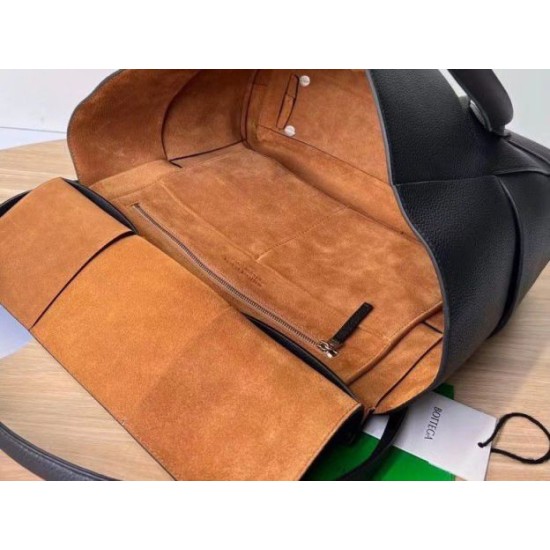 Replica Bottega Veneta Arco Medium Bag Black Grained Replica Bottega Veneta Arco Medium Bag Black Grained