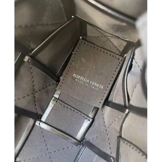 Replica Bottega Veneta Cassett Bag Black Wrinkled Calfskin Replica Bottega Veneta Cassett Bag Black Wrinkled Calfskin