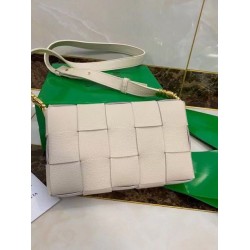 Replica Bottega Veneta Cassette Bag White Grained Replica Bottega Veneta Cassette Bag White Grained