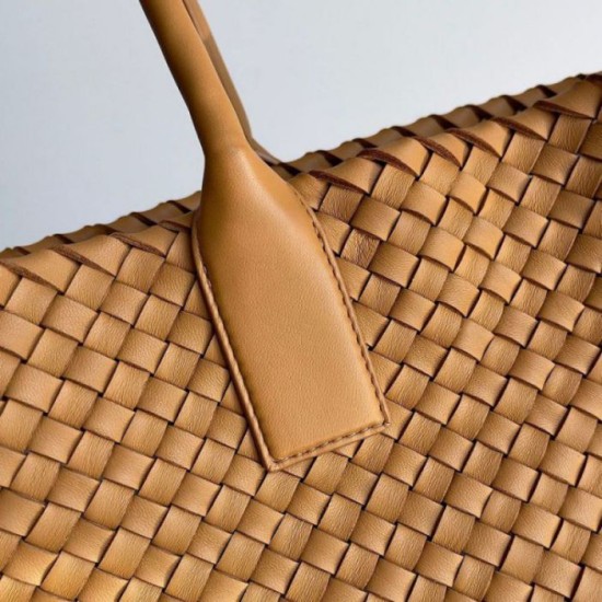 Replica Bottega Veneta Medium Cabat Bag Caramel Intrecciato Lambskin Replica Bottega Veneta Medium Cabat Bag Caramel Intrecciato Lambskin