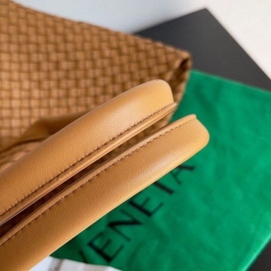 Replica Bottega Veneta Medium Cabat Bag Caramel Intrecciato Lambskin Replica Bottega Veneta Medium Cabat Bag Caramel Intrecciato Lambskin