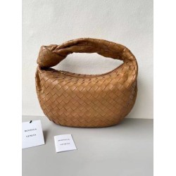 Replica Bottega Veneta BV Jodie Teen Bag Caramel Intrecciato Replica Bottega Veneta BV Jodie Teen Bag Caramel Intrecciato