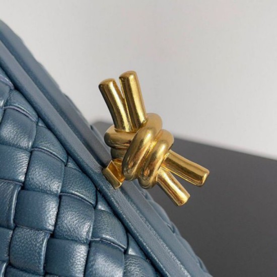 Replica Bottega Veneta Knot Minaudiere Clutch Space Intrecciato Lambskin Fake Bottega Veneta Knot Minaudiere Clutch Space Intrecciato Lambskin Replica