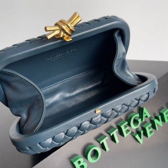 Replica Bottega Veneta Knot Minaudiere Clutch Space Intrecciato Lambskin Fake Bottega Veneta Knot Minaudiere Clutch Space Intrecciato Lambskin Replica