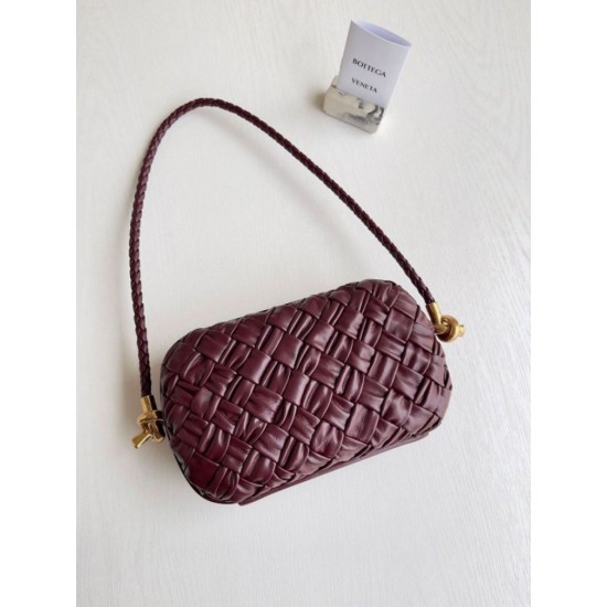 Replica Bottega Veneta Knot Minaudiere On Strap Barolo Foulard Intreccio Replica Bottega Veneta Knot Minaudiere On Strap Barolo Foulard Intreccio