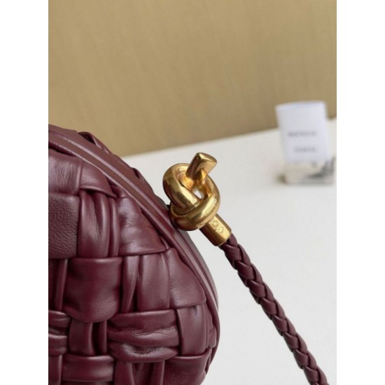 Replica Bottega Veneta Knot Minaudiere On Strap Barolo Foulard Intreccio Replica Bottega Veneta Knot Minaudiere On Strap Barolo Foulard Intreccio