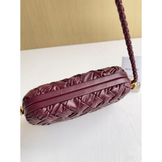 Replica Bottega Veneta Knot Minaudiere On Strap Barolo Foulard Intreccio Replica Bottega Veneta Knot Minaudiere On Strap Barolo Foulard Intreccio