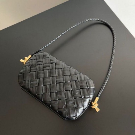 Replica Bottega Veneta Knot Minaudiere On Strap Black Foulard Intreccio Fake Bottega Veneta Knot Minaudiere On Strap Black Foulard Intreccio Replica