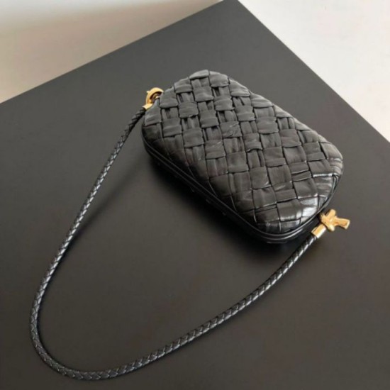 Replica Bottega Veneta Knot Minaudiere On Strap Black Foulard Intreccio Fake Bottega Veneta Knot Minaudiere On Strap Black Foulard Intreccio Replica