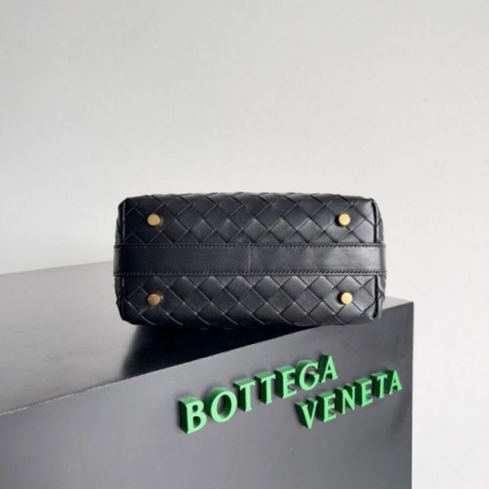 Replica Bottega Veneta Mini Wallace Bag Black Intrecciato Calfskin Replica Bottega Veneta Mini Wallace Bag Black Intrecciato Calfskin