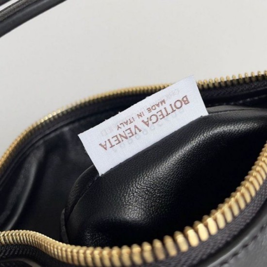 Replica Bottega Veneta Mini Wallace Bag Black Intrecciato Calfskin Replica Bottega Veneta Mini Wallace Bag Black Intrecciato Calfskin