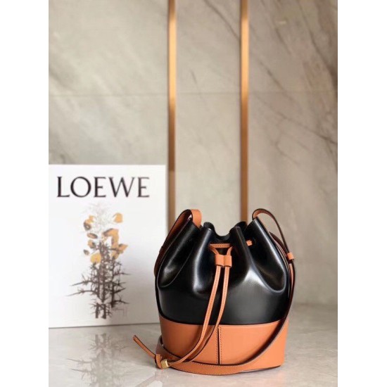Fake Loewe Small Balloon Bucket Bag Black/Tan Calfskin Replica Fake Loewe Small Balloon Bucket Bag Black/Tan Calfskin Replica
