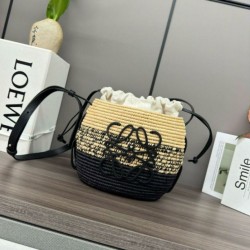 Replica Loewe x Paula’s Ibiza Raffia Beehive Degrade Basket Bag