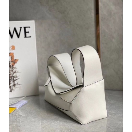 Replica Loewe Puzzle Hobo Bag White Nappa Calfskin Fake Loewe Puzzle Hobo Bag White Nappa Calfskin Replica