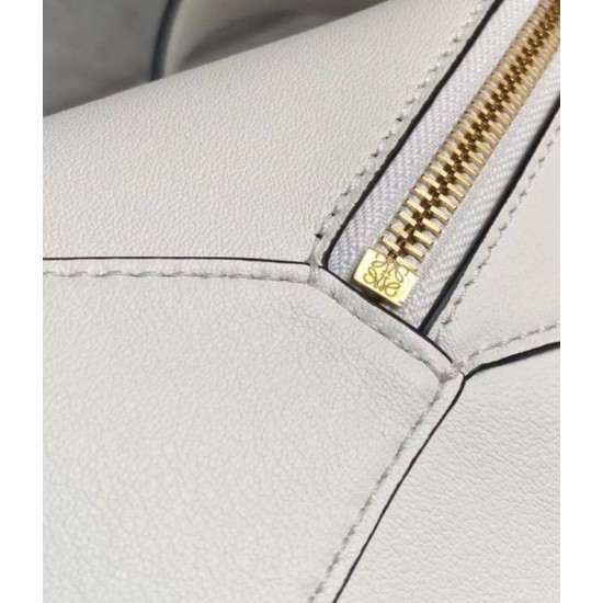 Replica Loewe Puzzle Hobo Bag White Nappa Calfskin Fake Loewe Puzzle Hobo Bag White Nappa Calfskin Replica