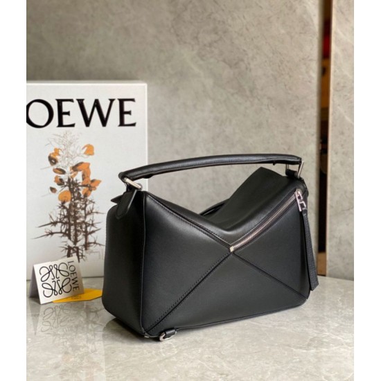 Replica Loewe Puzzle Medium Bag Black Classic Calfskin Replica Loewe Puzzle Medium Bag Black Classic Calfskin