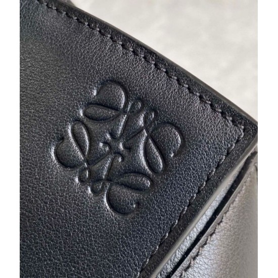 Replica Loewe Puzzle Medium Bag Black Classic Calfskin Replica Loewe Puzzle Medium Bag Black Classic Calfskin
