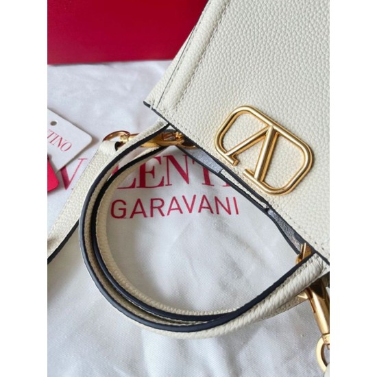 Replica Valentino Alltime Small Bag White Grained Calfskin Replica Valentino Alltime Small Bag White Grained Calfskin