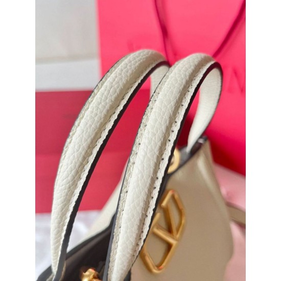 Replica Valentino Alltime Small Bag White Grained Calfskin Replica Valentino Alltime Small Bag White Grained Calfskin
