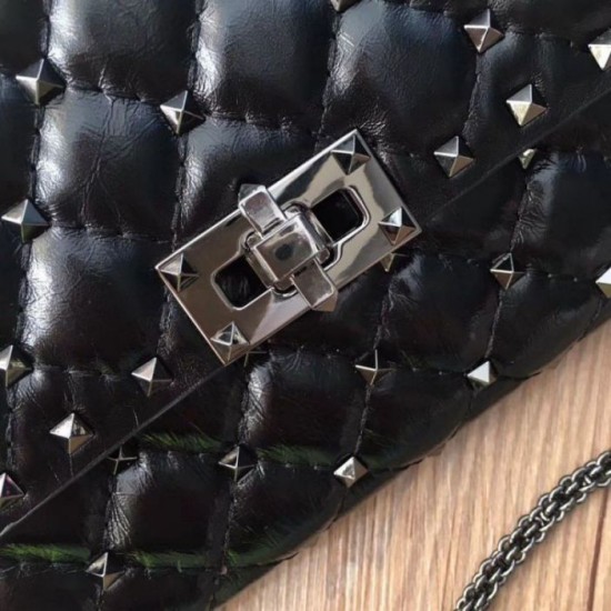 Replica Valentino Rockstud Spike Chain Clutch Crinkled Lambskin Replica Valentino Rockstud Spike Chain Clutch Crinkled Lambskin