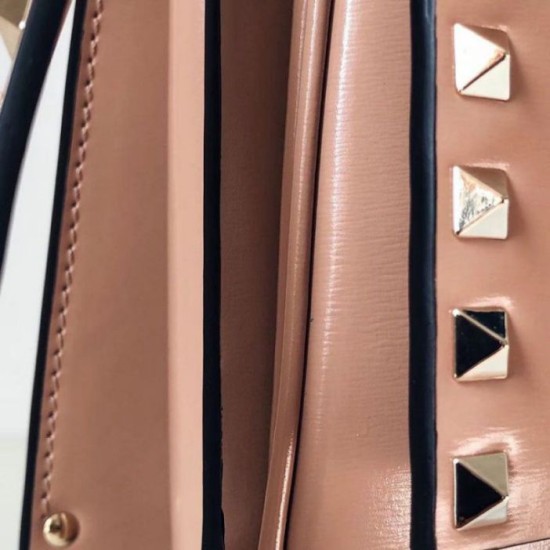 Replica Valentino Rockstud Crossbody Bag Nude Calfskin Replica Valentino Rockstud Crossbody Bag Nude Calfskin