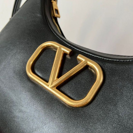 Fake Valentino Stud Sign Hobo Bag Black Calfskin Replica Replica Valentino Stud Sign Hobo Bag Black Calfskin