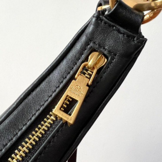 Fake Valentino Stud Sign Hobo Bag Black Calfskin Replica Replica Valentino Stud Sign Hobo Bag Black Calfskin