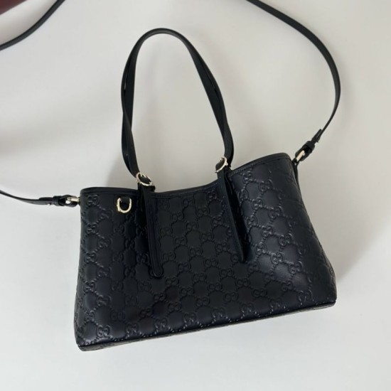 Replica Gucci 815214 GG Emblem medium tote bag Embossing Leather Black