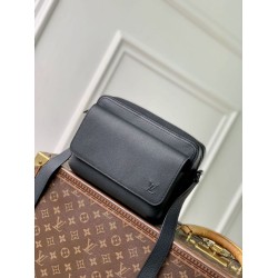 Replica Louis Vuitton Boarding Messenger LV Aerogram Men Bag M15265 Black