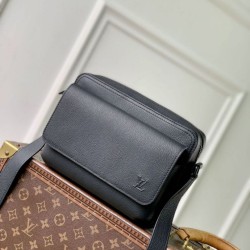 Replica Louis Vuitton Boarding Messenger LV Aerogram Men Bag M15265 Black