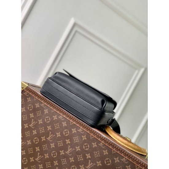 Replica Louis Vuitton Boarding Messenger LV Aerogram Men Bag M15265 Black